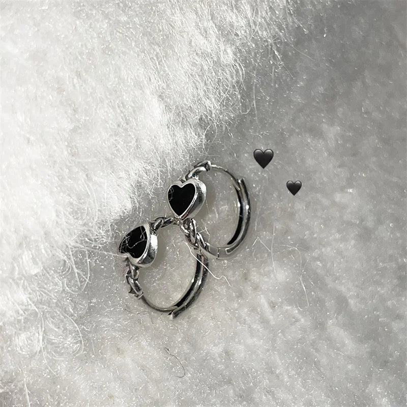 Korean Black Twisted Silver Color Hoops Earrings Love Heart Circle Earrings for Women Simple Cool Party Jewelry Accessories Aros