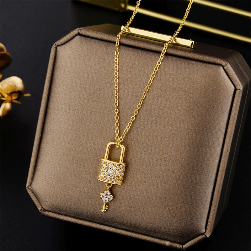 New in Light Luxury Zircon Crystal Stainless Steel Necklaces for Women Korean Fashion Sweet Sexy Female Clavicle Chain Jewelry