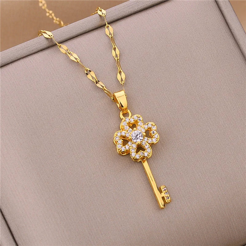 New in Light Luxury Zircon Crystal Stainless Steel Necklaces for Women Korean Fashion Sweet Sexy Female Clavicle Chain Jewelry