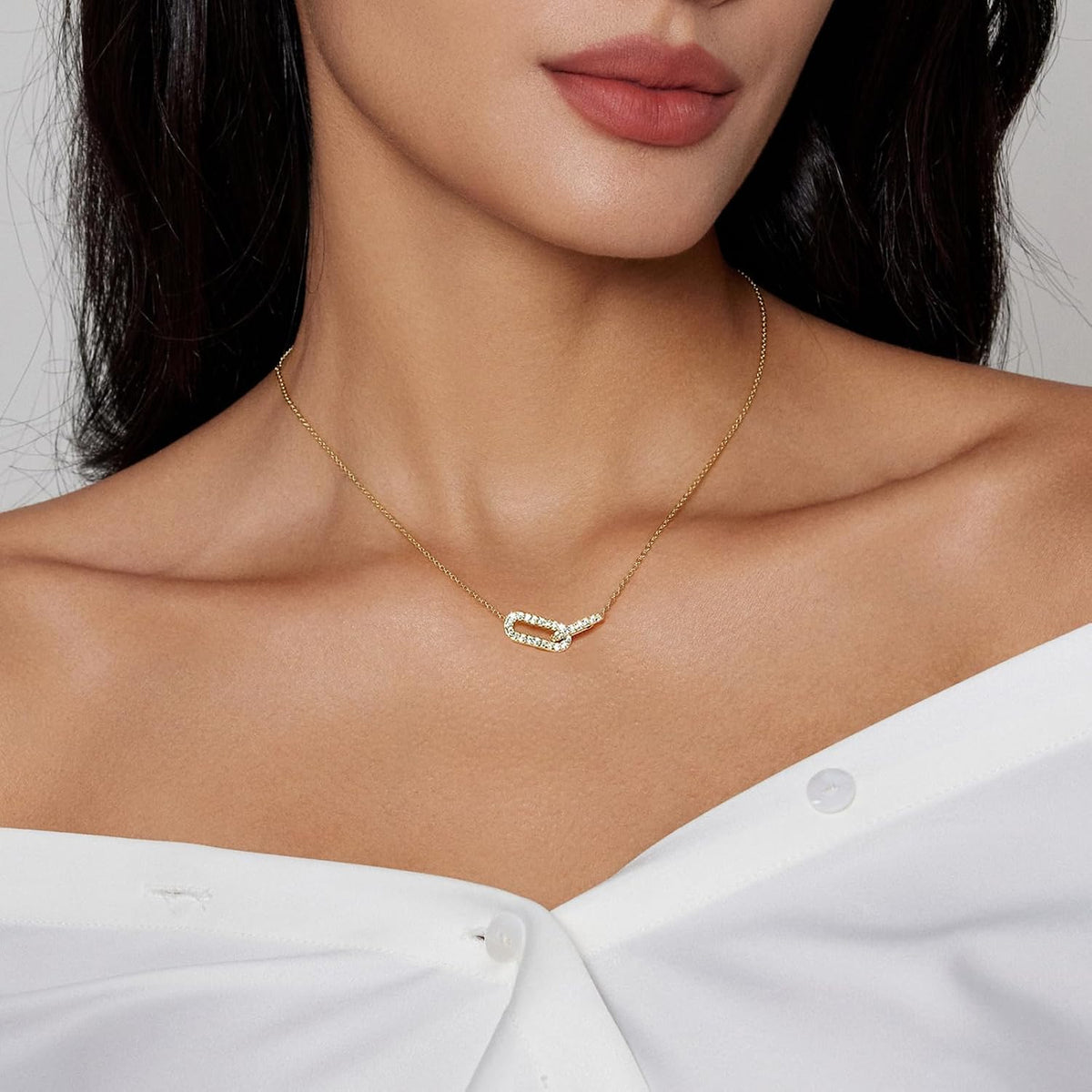 Collana in Oro Con Pendente a Graffetta, Placcato 18K per Donna, Con Ciondolo Con Diamanti - Design Semplice Ed Elegante, Regalo per Ragazze