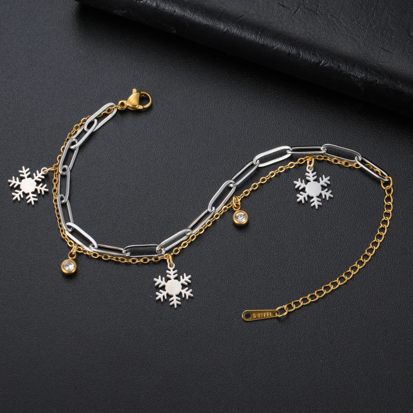 Crystal Snowflake Charms Bracelet for Women Stainless Steel Gold Plated Paperclip Chain Birthday Winter Couple Jewelry Gift
