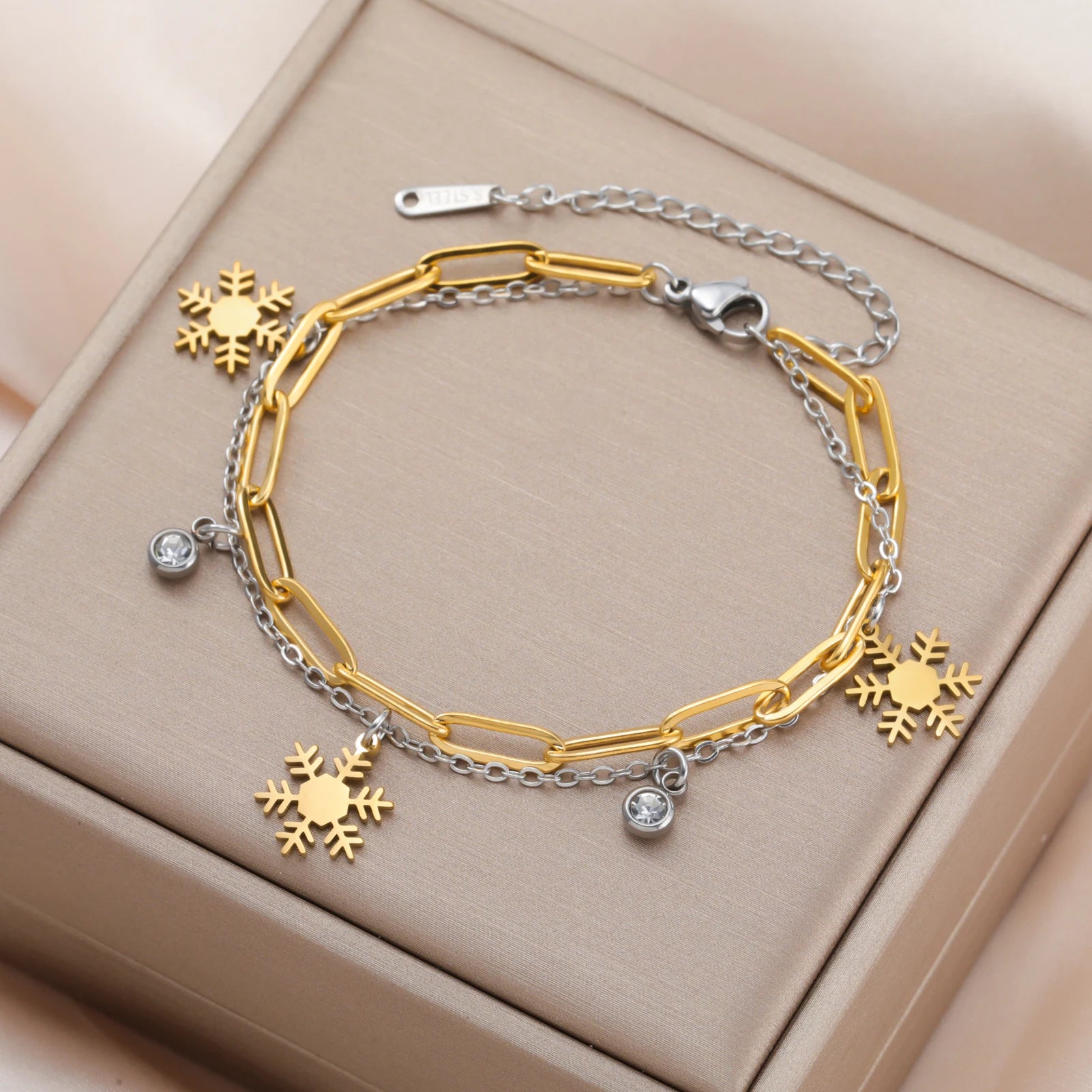 Crystal Snowflake Charms Bracelet for Women Stainless Steel Gold Plated Paperclip Chain Birthday Winter Couple Jewelry Gift