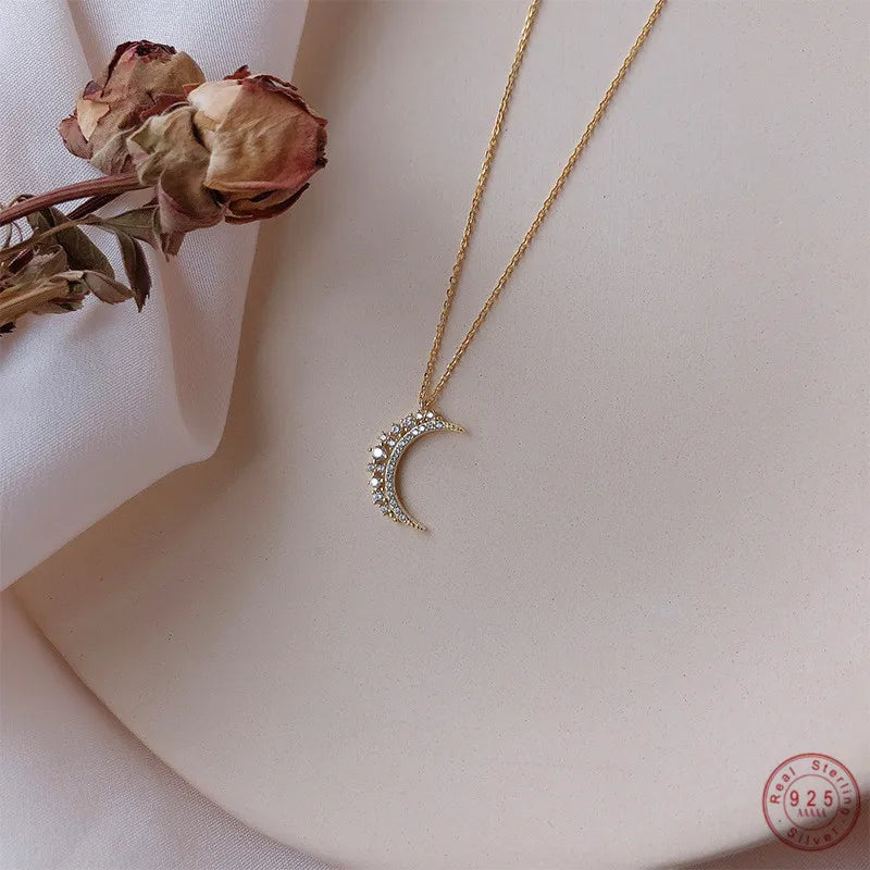 925 Sterling Silver Pavé Crystal Moon Pendant 14K Gold Plating Clavicle Chain Necklace Women Simple Temperament Wedding Jewelry